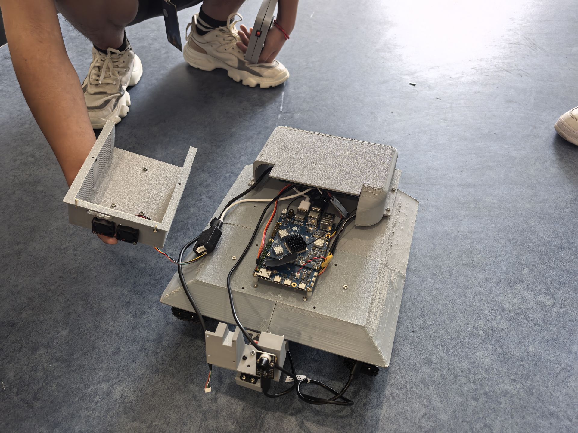 基于【RK3588】ELF 2開發(fā)板的多傳感信息融合的多用途巡檢機(jī)器人